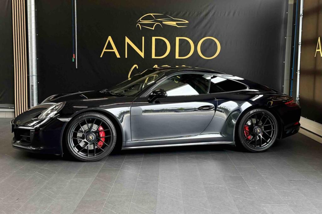 Porsche 911 Carrera 4 GTS